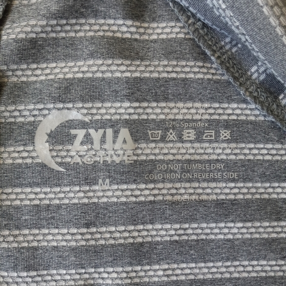 Zyia Active Women’s Size Medium Gray Striped Nimbus Split Back Tank Top - Picture 5 of 9